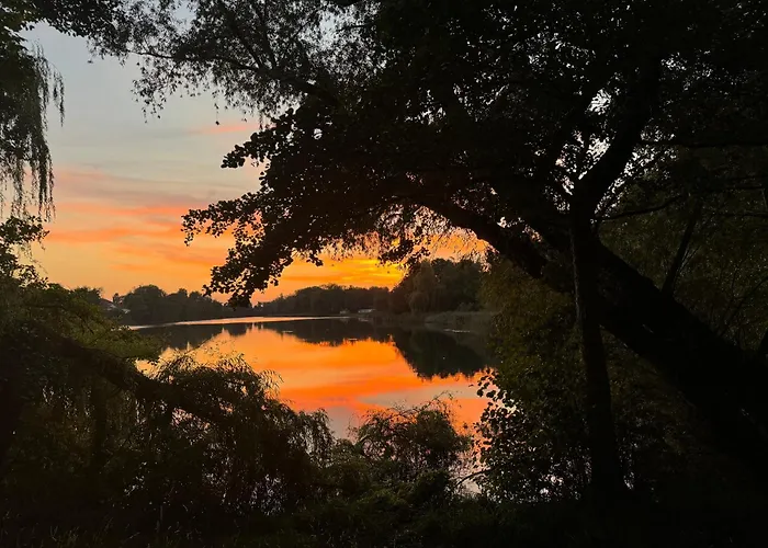 Bauwagen Gnubbel Am Jahnteich * Weisswasser